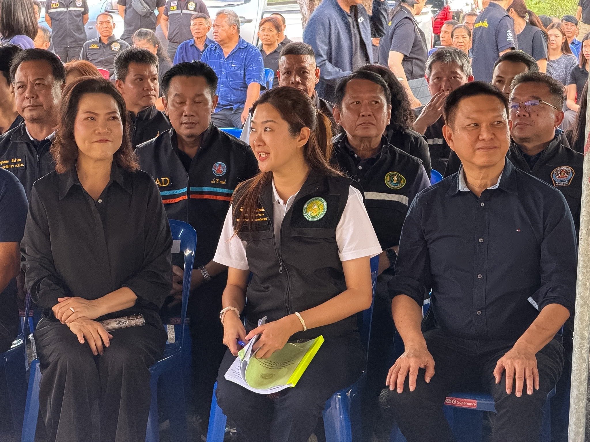 title - รองเลขาธิการ ส.ป.ก. ร่วมติดตามรัฐมนตรีช่วยว่าการกระทรวงเกษตรและสหกรณ์ (นางสาวปิยะรัฐชย์ ติยะไพรัช) ลงพื้นที่ตรวจราชการใน จังหวัดแพร่